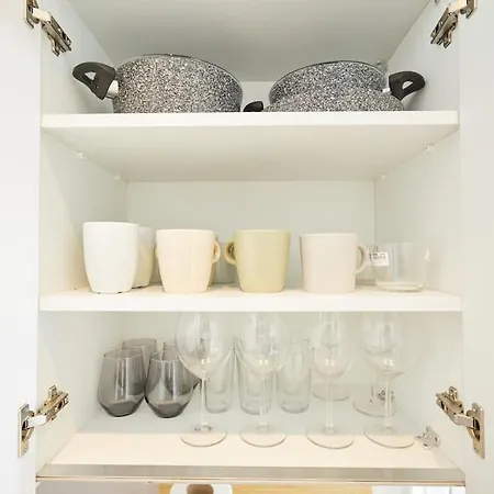 Spacious 3br 2bath Ac In Center - Santur D9 Appartement *