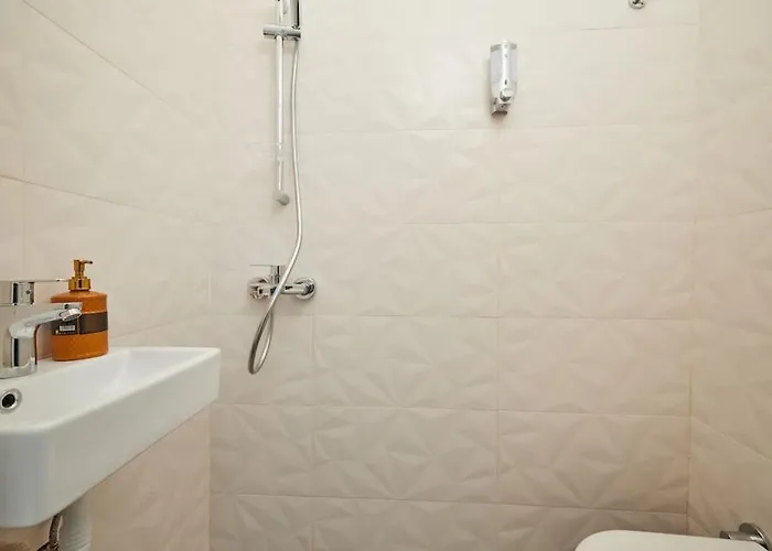 Spacious 3br 2bath Ac In Center - Santur D9 Apartment