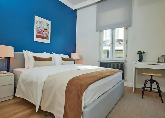 Apartment Spacious 3br 2bath Ac In Center - Santur D9