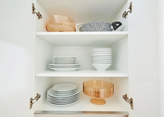 Spacious 3br 2bath Ac In Center - Santur D9 *