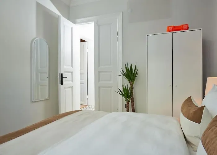 Apartment Spacious 3br 2bath Ac In Center - Santur D9 *