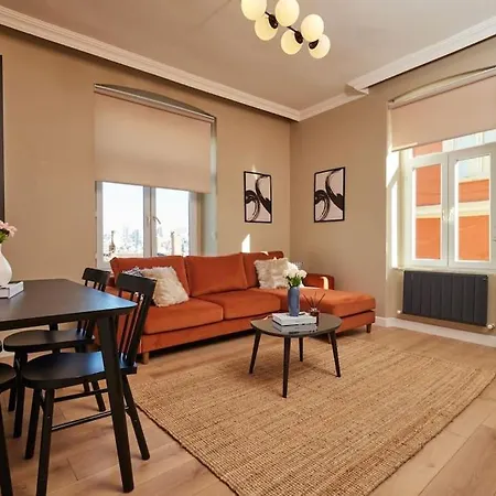 Apartment Spacious 3br 2bath Ac In Center - Santur D9