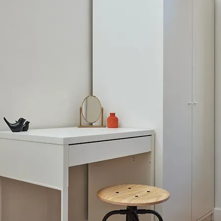 Spacious 3br 2bath Ac In Center - Santur D9